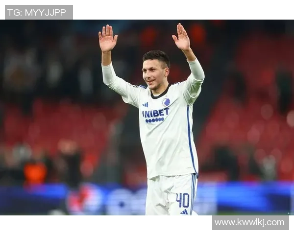 莱万领衔新赛季豪华阵容期待再创辉煌助力球队争夺冠军荣耀