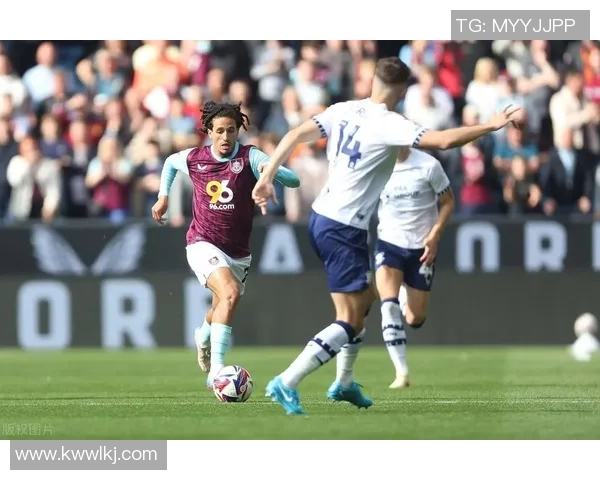 西布朗对阵伯恩利精彩直播回顾及赛后分析